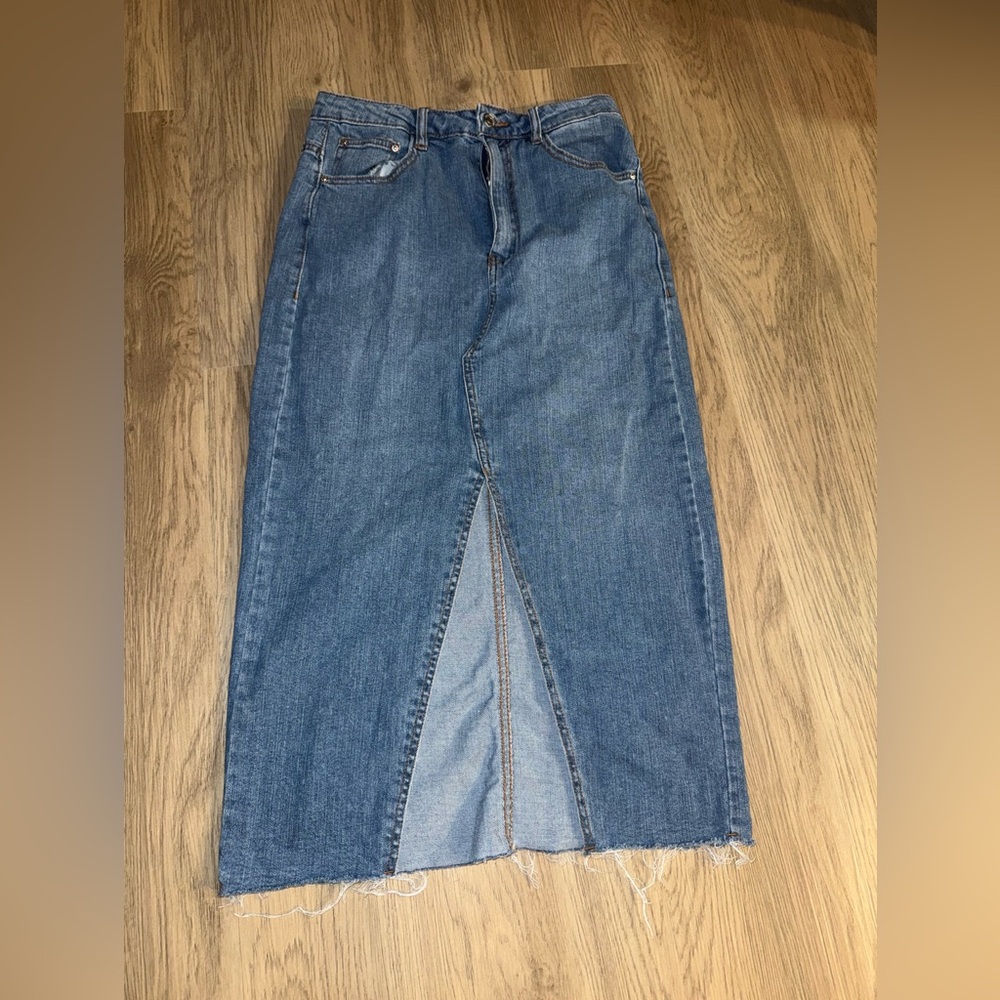 Western Blue Denim Midi Skirt with Front Slit‎